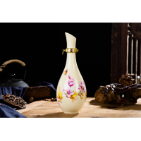 陶瓷酒瓶一斤装 景德镇酒坛子 家用创意玉兰花装饰密封酒壶