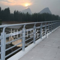 桥梁防撞护栏 堤坝景观河道栏杆 立交桥不锈钢围栏